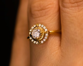 Anillo de compromiso con diamantes, anillo de diamantes único, anillo de diamantes con halo, 14 K, 18 K, anillo de diamantes de oro, anillo de compromiso único, anillo de oro con diamantes.
