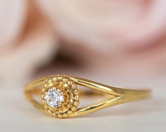 Vintage Diamond Engagement Ring, Diamond Gold Ring, Unique Diamond Engagement Ring, Vintage Engagement Ring, Small Diamond, Solitaire Ring