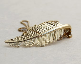 Solid Gold Feather Necklace, 14K Gold Necklace, Feather Jewelry, Gold Leaf Necklace, Gold Pendant Necklace, Dainty Feather Necklace, Gift