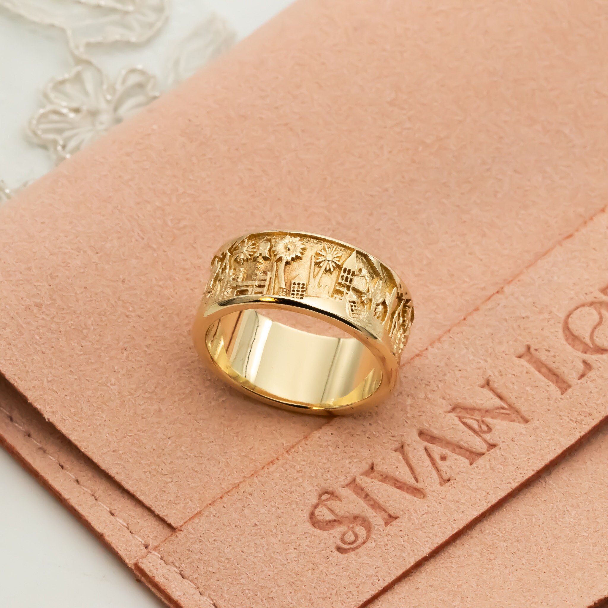 正規店仕入れの ホーム リング、エルサレム ゴールド 14k リング、彫刻入り アクセサリー
