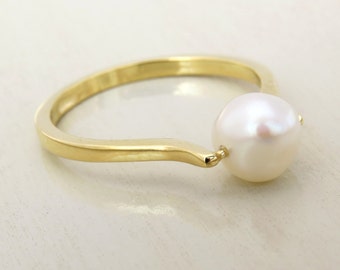 Unique pearl ring, Pearl engagement ring, 14k gold pearl ring, freshwater pearl ring, beaded pearl ring, pearl birthstone ring, gift