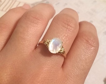 Oval Moonstone Ring, Moonstone Engagement Ring, Vintage Style Moonstone Ring, Moonstone Gold Ring, Moonstone Gold ring, Oval Gemstone Ring