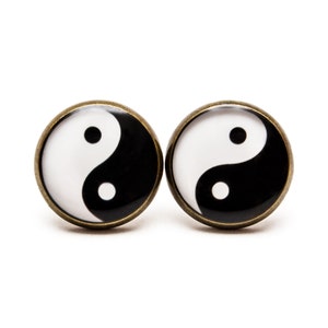 Yin Yang Stud Earrings Yin Yang Jewelry Black and White Symbol Jewelry Taoism Buddhism Spiritual Yin and Yang Yin-Yang Harmony Earrings