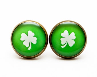 St. Patricks Day Earrings Shamrock Jewelry Stud Earring Irish Green Jewelry Holiday Shamrock Earring Cloverleaf Earrings for Luck