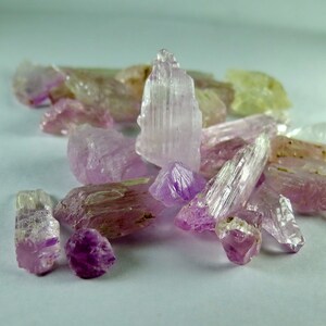 157.08 Grams 25 Pieces beautiful, Pink Color, Natural, Kunzite Crystals from Afghanistan.