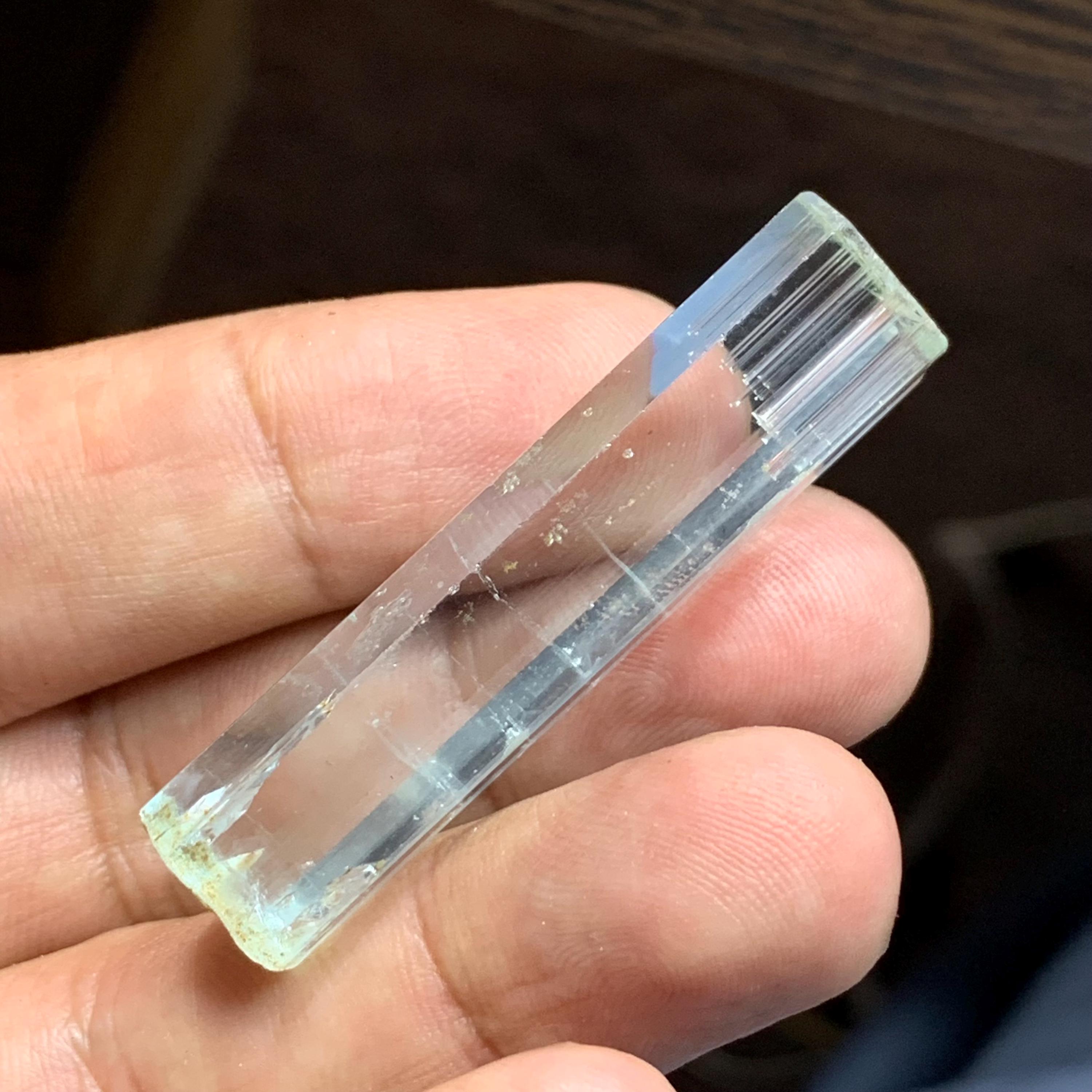 原石アクアマリン結晶標本：パキスタン産60カラットのヒーリング