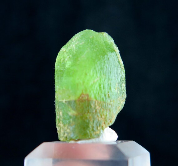 14.56 Grams 100 /% Natural Green Peridot Crystal Mineral Specimen From Kohistan Pakistan.