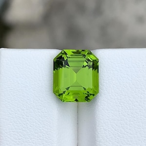 Natural Green Peridot Gemstone for Ring & Pendant from Pakistan