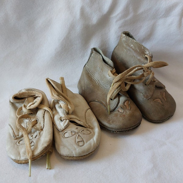 Two Pair Of Vintage / Antique Baby Shoes / Doll Shoes / Found Objects / Assemblage Supply