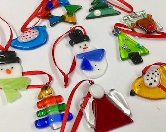Adornos navideños de cristal - Decoración de vidrio fusionado hecha a mano - Juego de 10