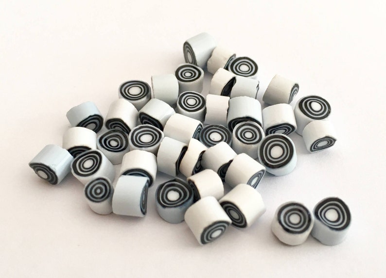 Millefiori Murrano WhiteBlack opaque circle