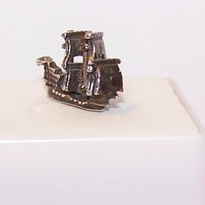 PIRATE SHIP CHARM --Sails Move--Spanish Galleon Style