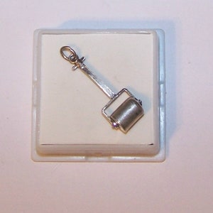 3 D LAWN ROLLER CHARM -- Vintage Sterling Silver --Roller Turns