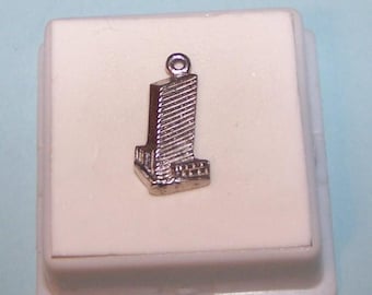 U N  BUILDING-- NYC  --Sterling Charm -- Vintage