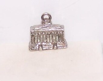 LINCOLN MEMORIAL  Vintage  Petite 3 D  Sterling Silver Charm - 2.9 Grams
