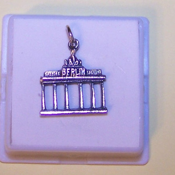 BERLIN CHARM-- Brandenburg Gate --  Vintage Sterling  Silver --  Marked 830