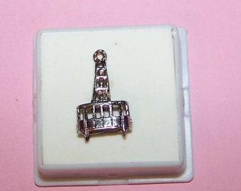 3 D  SKI LIFT TRAM Charm --Vintage Sterling Charm -- Tests Sterling