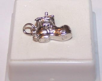 WOMAN with CHILDREN SHOE Charm -- Mechanical --Opens to multiple children Marked Sterling