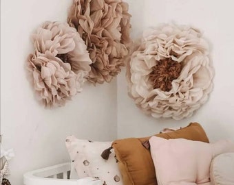 Twee oversized en een groot formaat papier bloemen 3 stuks. Verbazingwekkende bloemachtergrond muur. Bruiloft middelpunt. Adembenemend wanddecor.