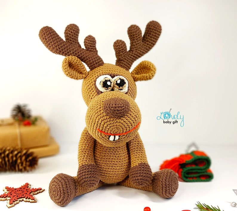 crochet reindeer pattern for Christmas decor