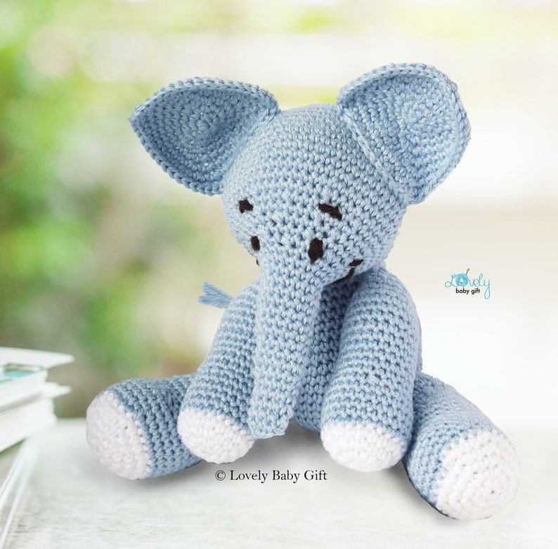 adorable blue elephant crochet pattern easy to follow