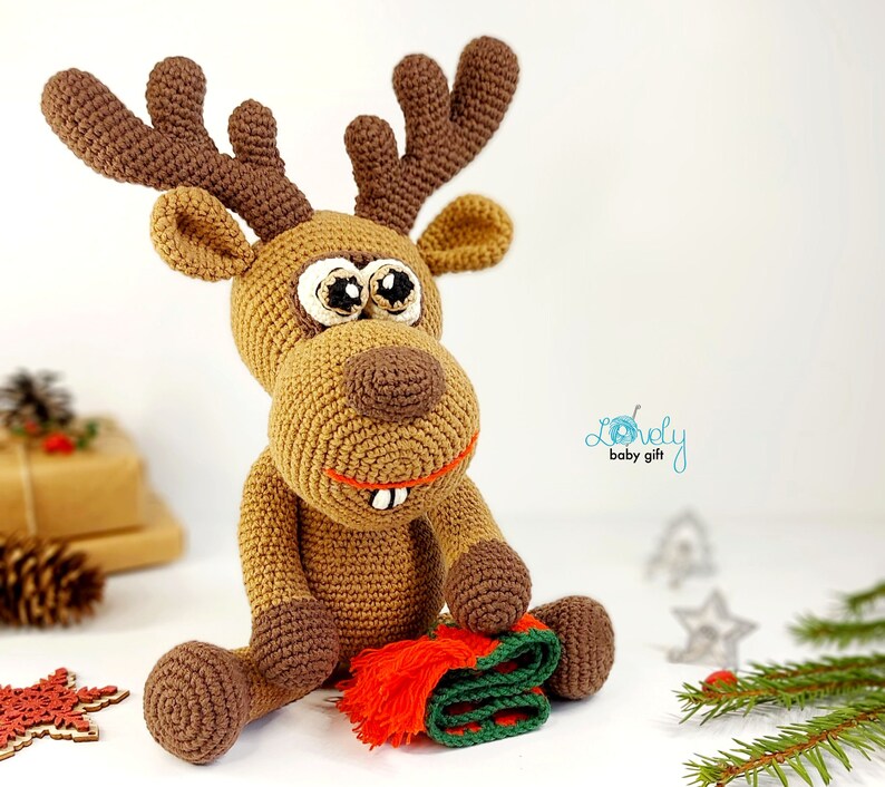 Christmas crochet pattern reindeer plush toy