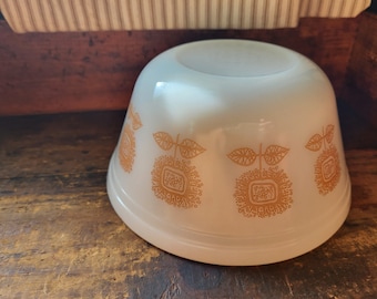 Federal Glass mixing bowl white glass sunflower pattern