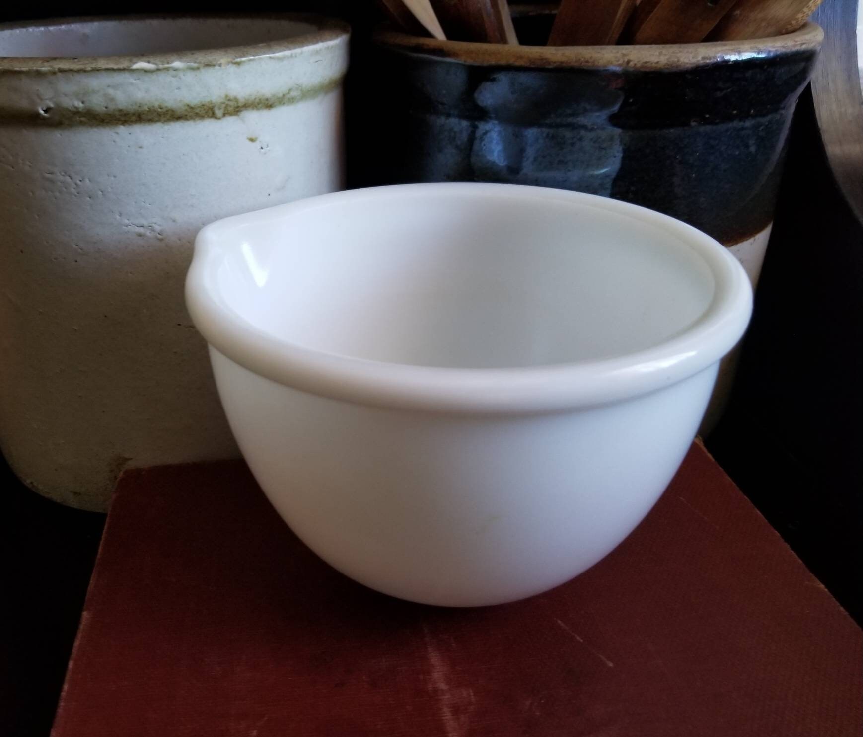 Vintage Mixing Bowl Sunbeam mixer Milk White glass 1 Qt. Size
