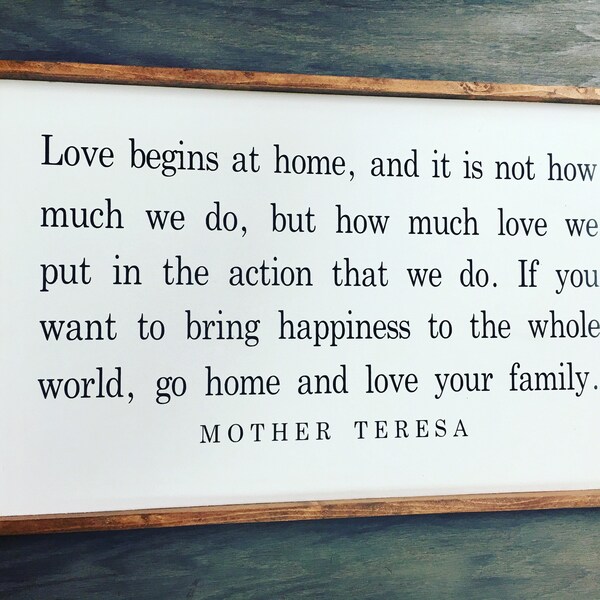 envío gratis - el amor comienza en casa - Cita de la Madre Teresa - ir a casa y amar a su familia - signo de madera - signo inspirador