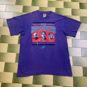 Vintage 90s Trashed NIKE Hoop Heroes Jordan Barkley Pippen T-Shirt Purple Fits L Made in USA