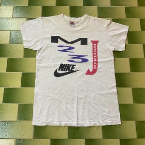 Vintage 90s Michael Jordan M23 Nike T-Shirt NBA Basketball Fits Large Made in USA