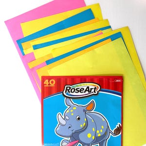 Fluorescerend papier Universeel Verkrijgbaar in vijf geassorteerde kleuren. 40 vellen per pak. 9 x 12 RoseArt geel roze groen blauwe retrokleuren
