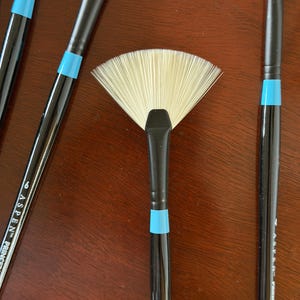 Princeton Aspen oil paint fan brush edusite https://edusite.etsy.com