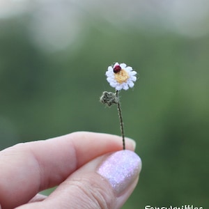 One Crochet Daisy with a Micro Ladybug. Dollhouse Miniature 1/12 Scale Decor, Collectable Fairy Garden stuff, Gift for Her