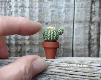 Miniature cactus crochet plant in wooden pot, collectable, amigurumi, dollhouse miniature 1/12, cactus with yellow flower fake plant