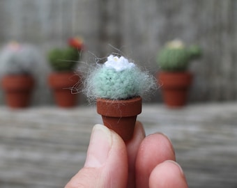 Miniature fake plant Crochet cacti Crocheted potted plant cactus Micro miniature cactus Dollhouse miniature Light green, brown, white