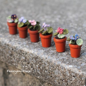 Tiny Crochet African Violet in the Wooden Pot, Dollhouse Miniature Plants, Collectable Mini Floral Gift, Fairy Garden Fake Flower image 1