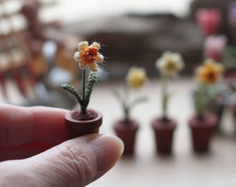 Miniature flower daffodil in a pot, Fairy garden flower. Crochet daffodil, Mother's day gift, Easter flower, spring gift, ONE flower choose