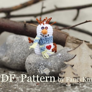 Crochet Snowman PATTERN, PDF Pattern, Christmas ornament, snowman, Winter Holiday home decor, white, blue, red