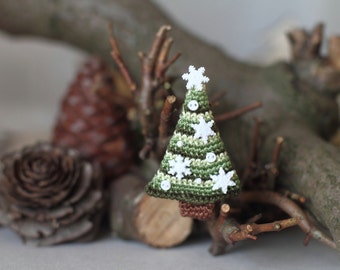 Christmas Tree with Snowflakes Crochet Brooch, Miniature Winter Holidays Gift, Accessories, Clothes and Bag Decoration, green, white