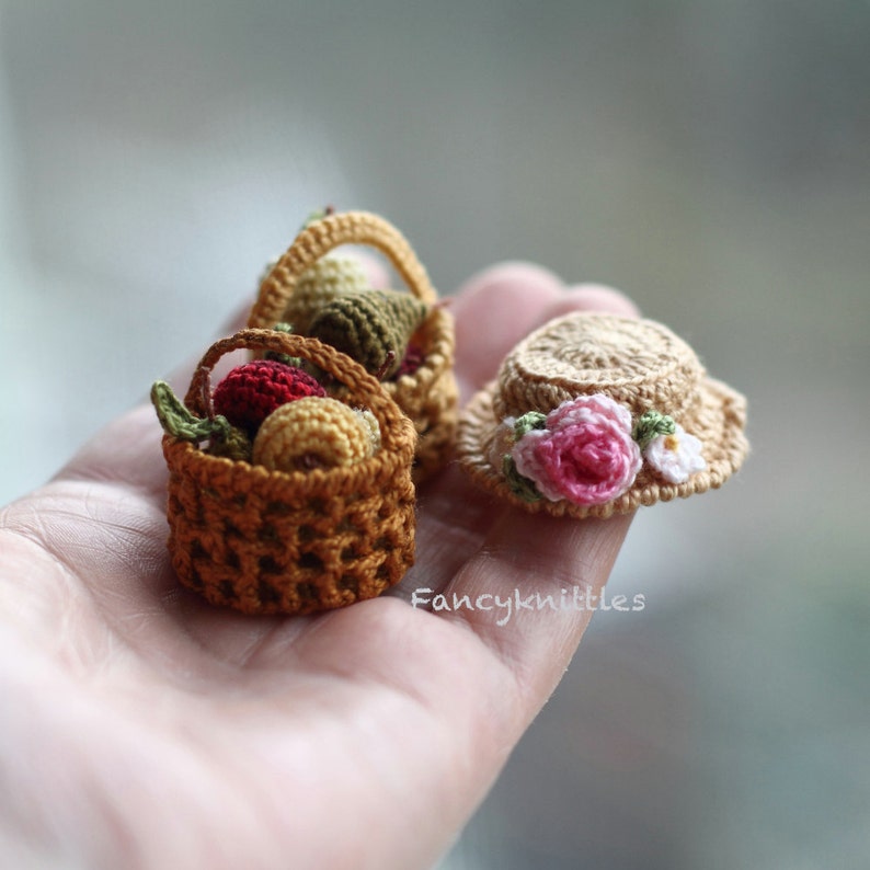 Panier miniature au crochet avec poignée fée jardin maison de poupée miniature CHOOSE ONE amigurumi fruit basket humper panier de collection image 5