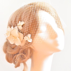 Detachable bandeau ivory birdcage veil with flowers decorated with stamens, Simple bridal hair accessories, Unique wedding veil netting