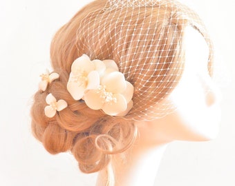 Detachable bandeau ivory birdcage veil with flowers decorated with stamens, Simple bridal hair accessories, Unique wedding veil netting