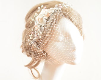 Ivory mini birdcage veil headband with flowers, White birdcage veil headpiece, Bridesmaids gifts, Hair comb First Communion decoration,