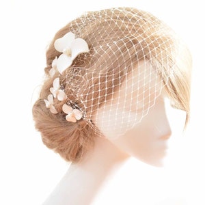 Flower hair pins with birdcage veil, Ivory bobby pins with veil, Bridal netting, Wedding hair accessory