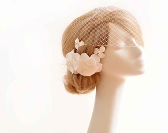 Ivory veil with simple flowers, Bridal flower hair pin with netting, Wedding decoration