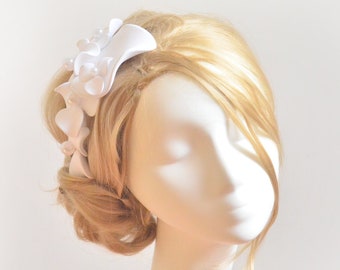 White large fascinator, Simple hat alternative for a bride, Unique wedding hair decoration, Mini ivory hat, Wedding fascinator