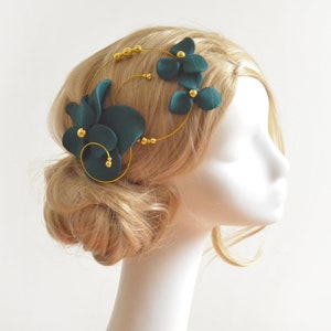 Dark green simple fascinator, Wedding hair clip, Bridesmaids headpiece, Unique wedding hair decoration, Modern hair clip,