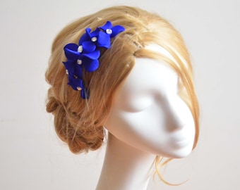 Fascinador azul real, Tocado simple para una dama de honor, Peineta floral, Alternativa al sombrero