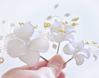 Fleurs pour cheveux de première communion, épingles à fleurs blanches, fleurs ivoire avec cristaux, accessoires de cheveux de mariée, épingles à cheveux de mariée,